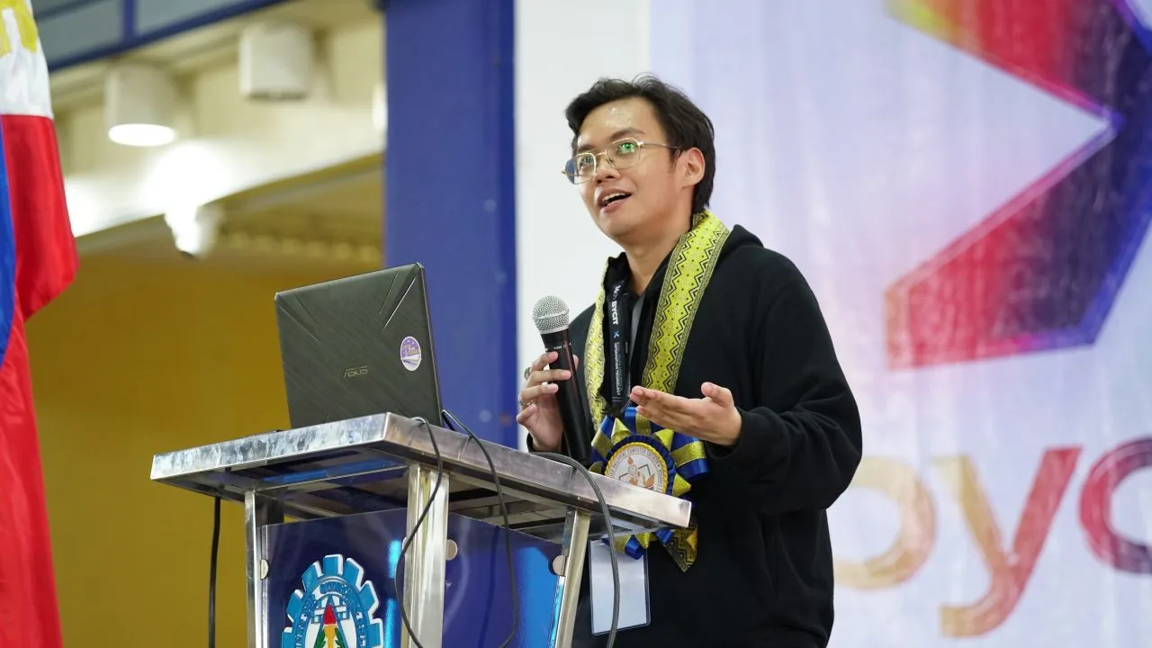 JC Diamante speaking at the 14th Bicol Youth Congress in Information Technology